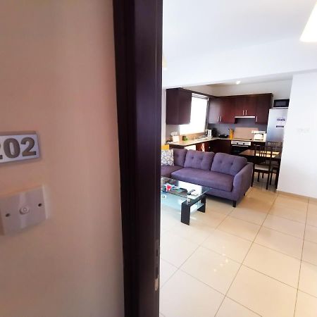 Promenade Breeze City Apartment ลาร์นาคา ภายนอก รูปภาพ