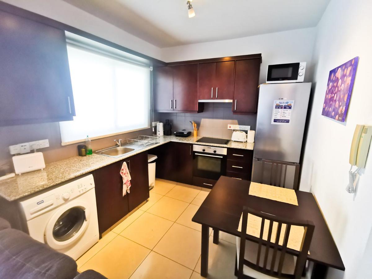 Promenade Breeze City Apartment ลาร์นาคา ภายนอก รูปภาพ