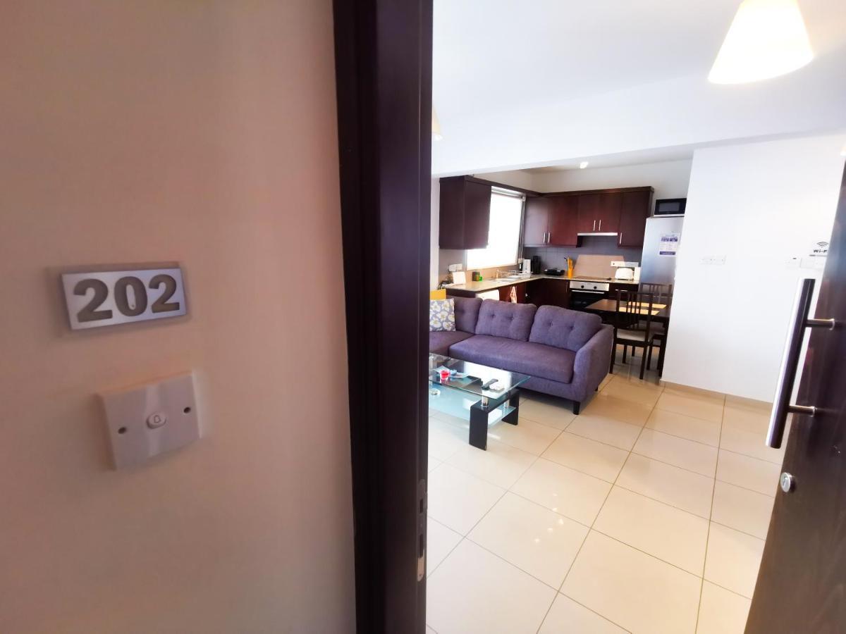 Promenade Breeze City Apartment ลาร์นาคา ภายนอก รูปภาพ